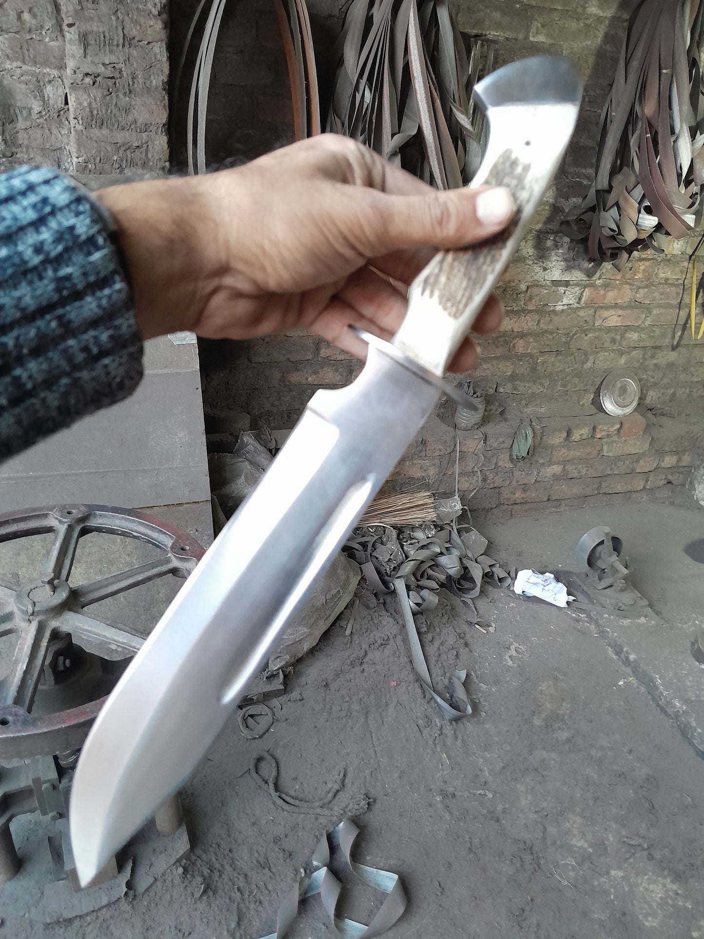 CUSTOM HANDMADE CARBON STEEL BLADE HUNTING SURVIVAL CAMPING BOWIE KNIFE STAG/ANTLER HANDLE WITH LEATHER SHEATH