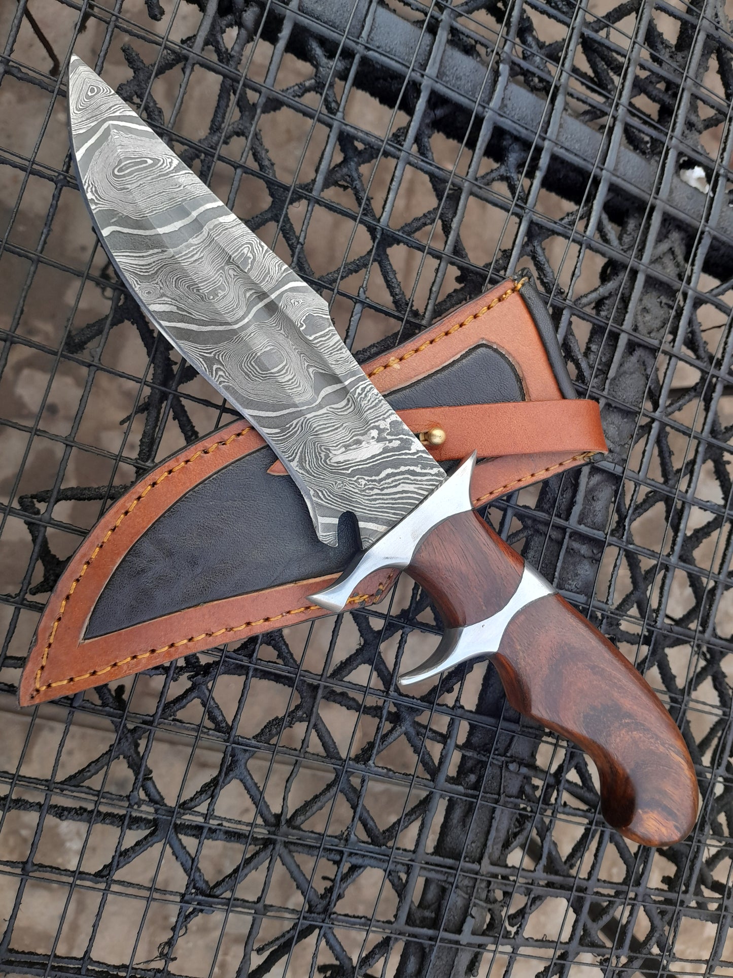 CUSTOM HANDMADE DAMASCUS STEEL BLADE SURVIVAL CAMPING HUNTING KNIFE WOODEN HANDLE WITH LEATHER SHEATH