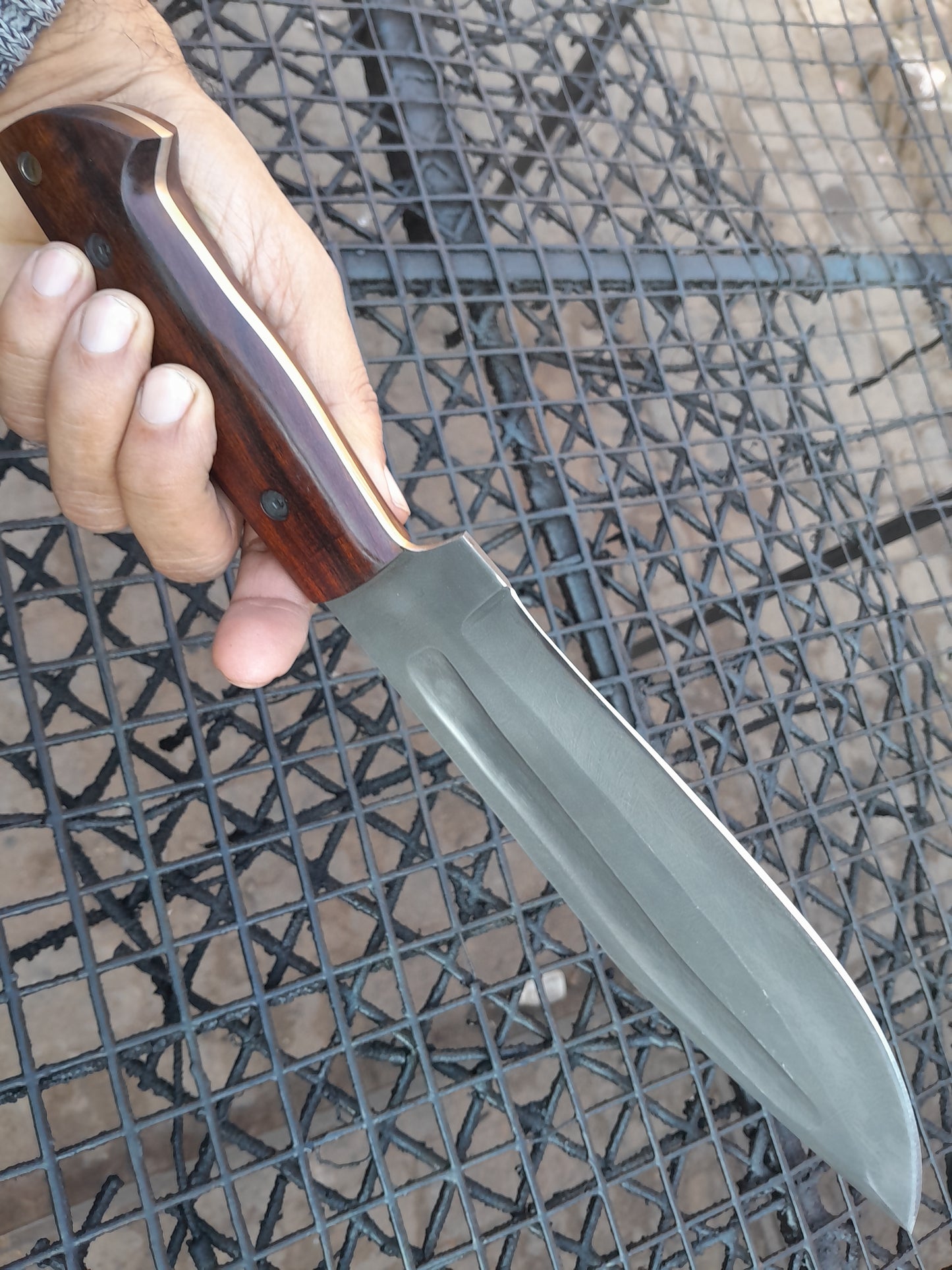 CUSTOM HANDMADE D2 TOOL STEEL BLADE HUNTING SURVIVAL CAMPING BOWIE KNIFE WOODEN HANDLE WITH LEATHER SHEATH