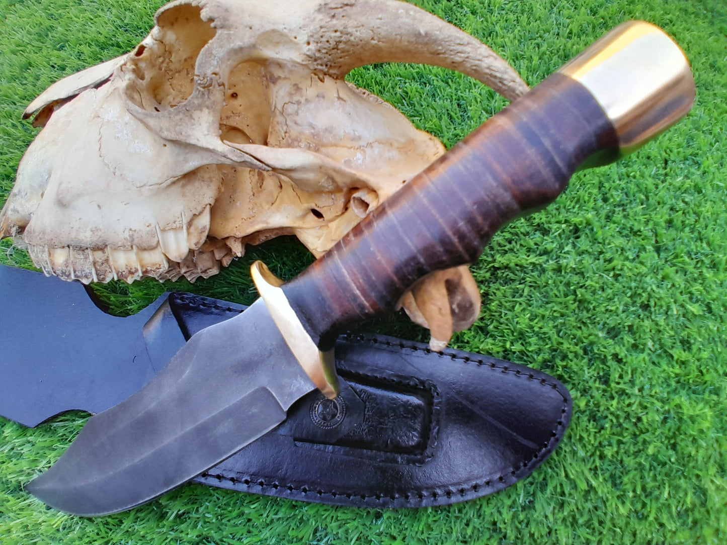 CUSTOM HANDMADE CARBON STEEL BLADE HUNTING SURVIVAL CAMPING BOWIE KNIFE LEATHER HANDLE WITH LEATHER SHEATH