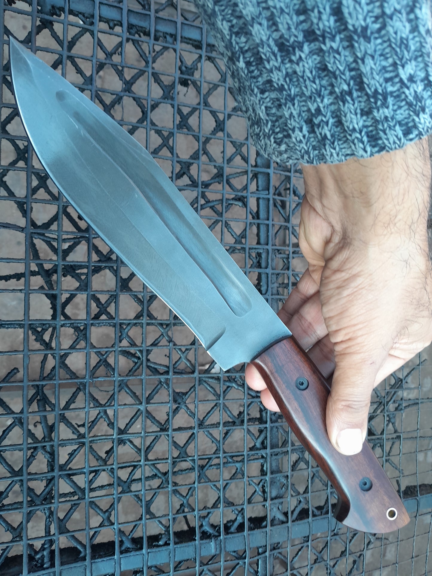 CUSTOM HANDMADE D2 TOOL STEEL BLADE HUNTING SURVIVAL CAMPING BOWIE KNIFE WOODEN HANDLE WITH LEATHER SHEATH
