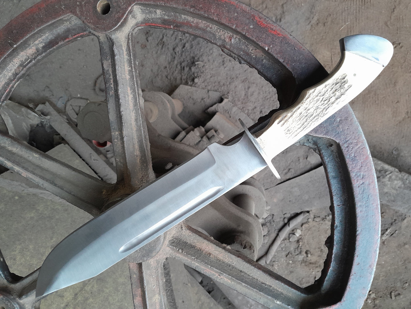CUSTOM HANDMADE CARBON STEEL BLADE HUNTING SURVIVAL CAMPING BOWIE KNIFE STAG/ANTLER HANDLE WITH LEATHER SHEATH