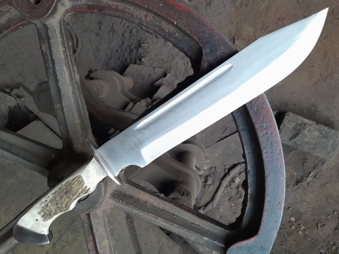 CUSTOM HANDMADE CARBON STEEL BLADE HUNTING SURVIVAL CAMPING BOWIE KNIFE STAG/ANTLER HANDLE WITH LEATHER SHEATH