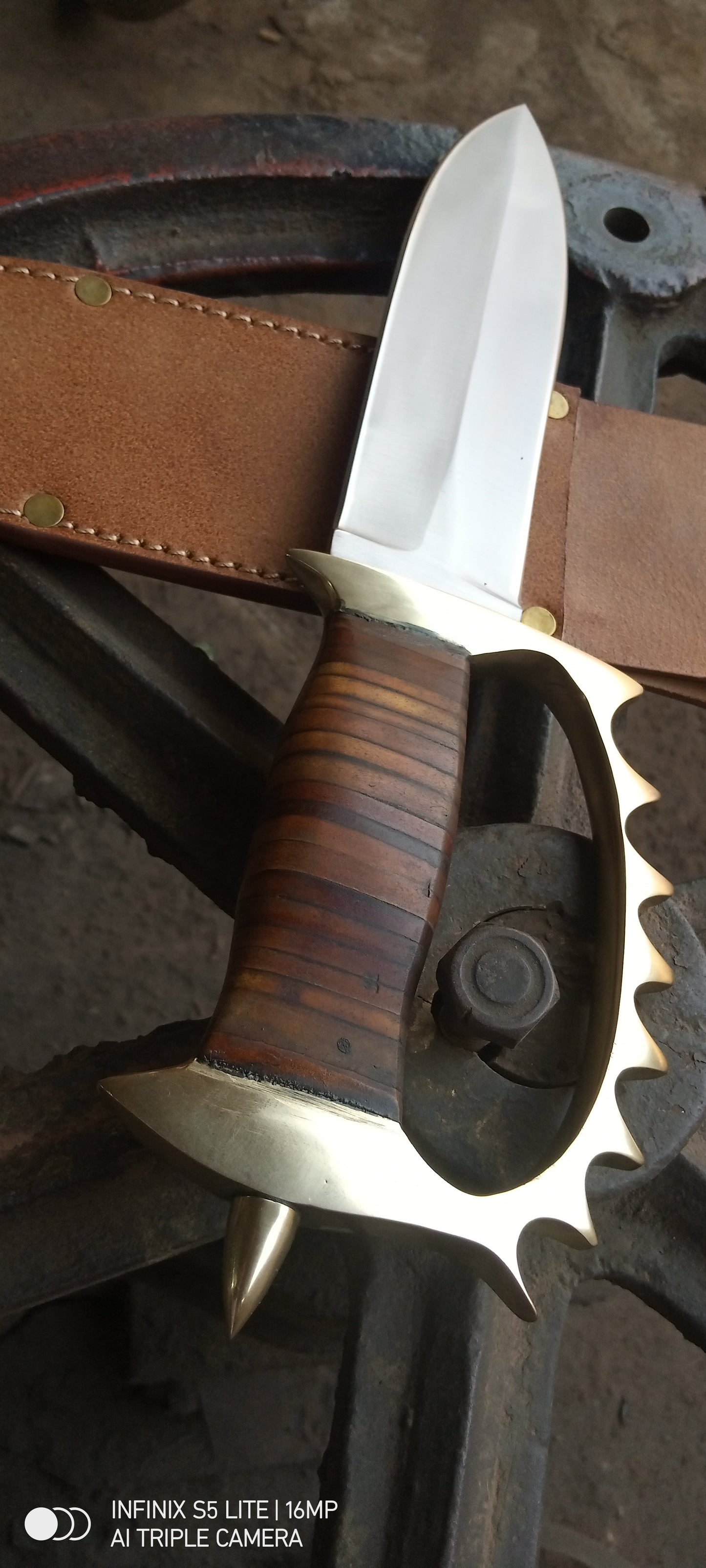 CUSTOM HANDMADE D2 TOOL STEEL BLADE HUNTING SURVIVAL CAMPING BOWIE KNIFE D GUARD BRASS & LEATHER HANDLE WITH LEATHER SHEATH