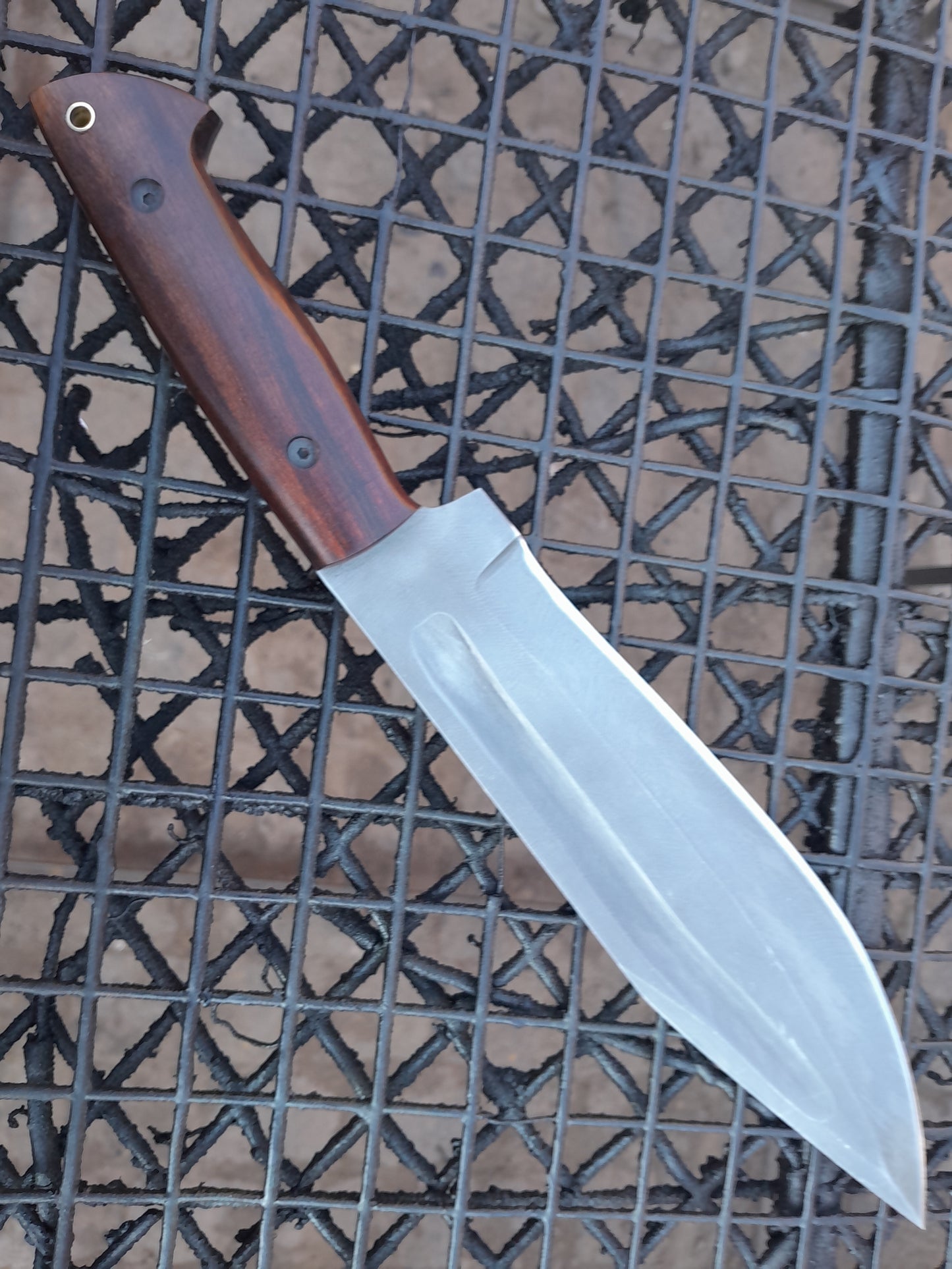 CUSTOM HANDMADE D2 TOOL STEEL BLADE HUNTING SURVIVAL CAMPING BOWIE KNIFE WOODEN HANDLE WITH LEATHER SHEATH