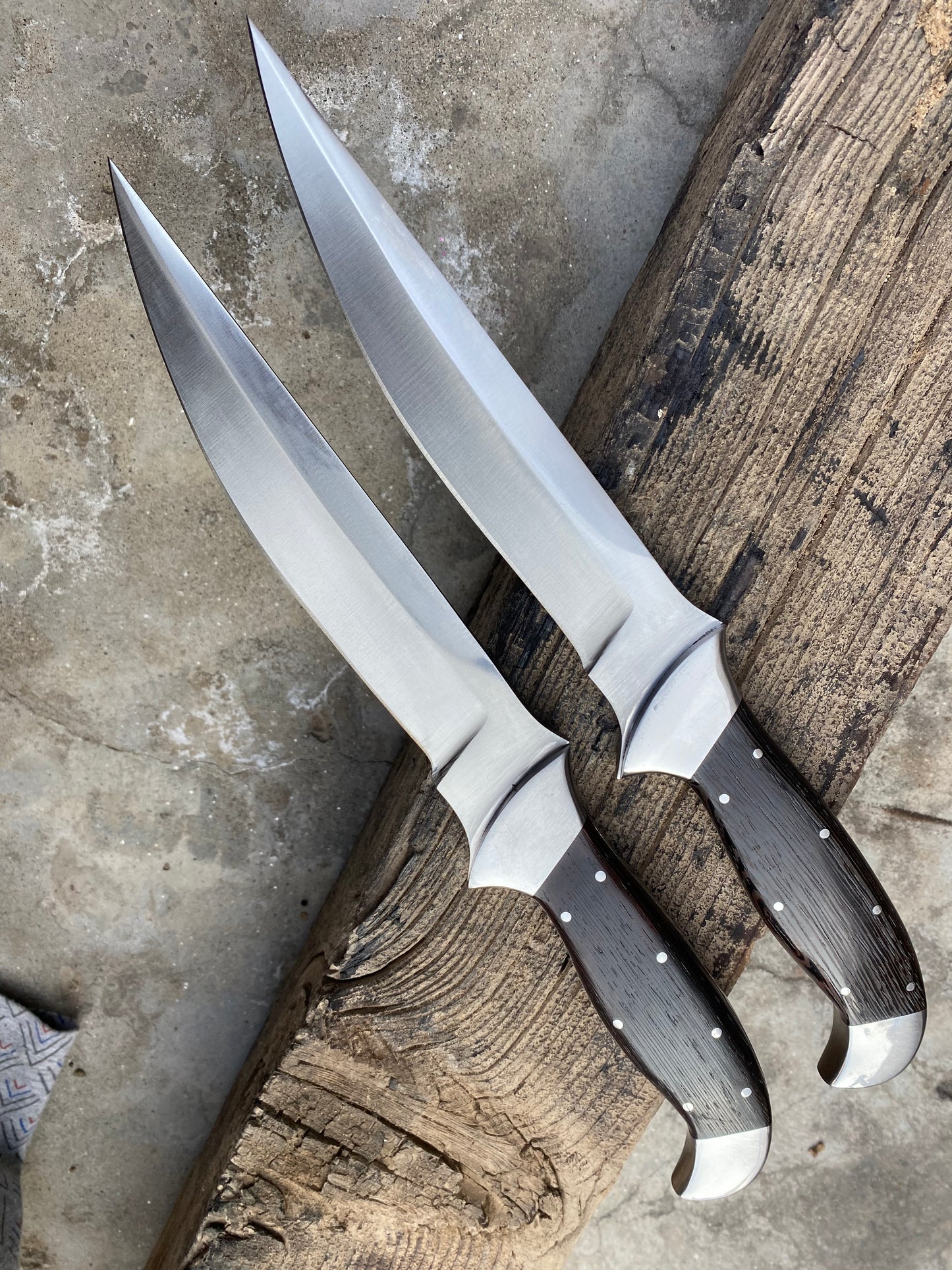 CUSTOM HANDMADE CARBON STEEL HUNTING BOWIE KNIFE WITH WOODEN HANDLE + SHEATH