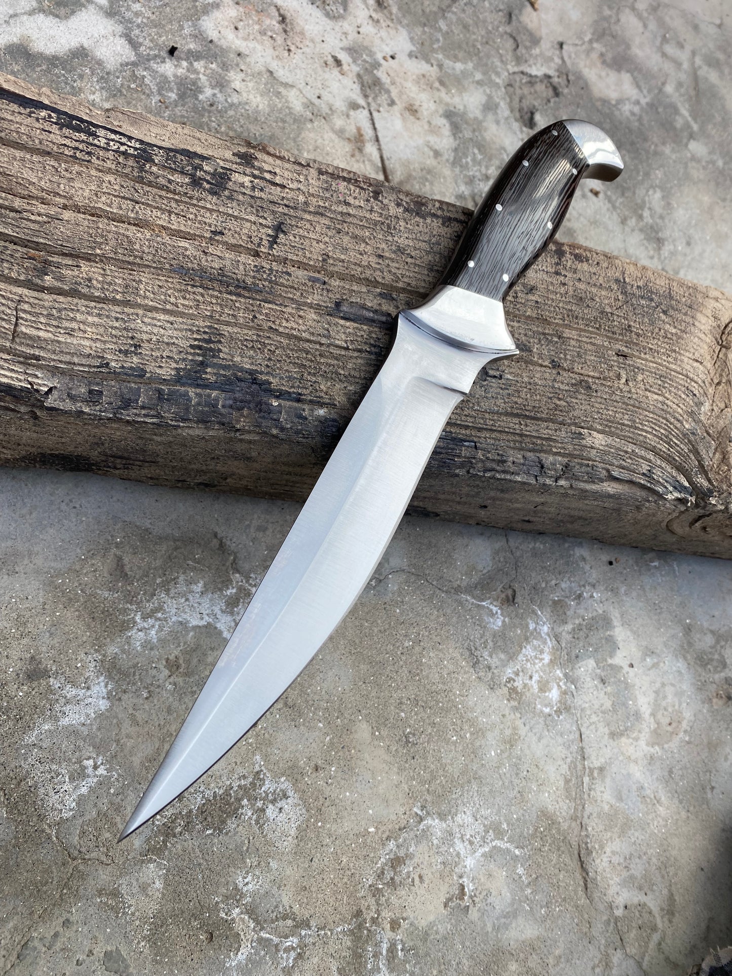 CUSTOM HANDMADE CARBON STEEL HUNTING BOWIE KNIFE WITH WOODEN HANDLE + SHEATH