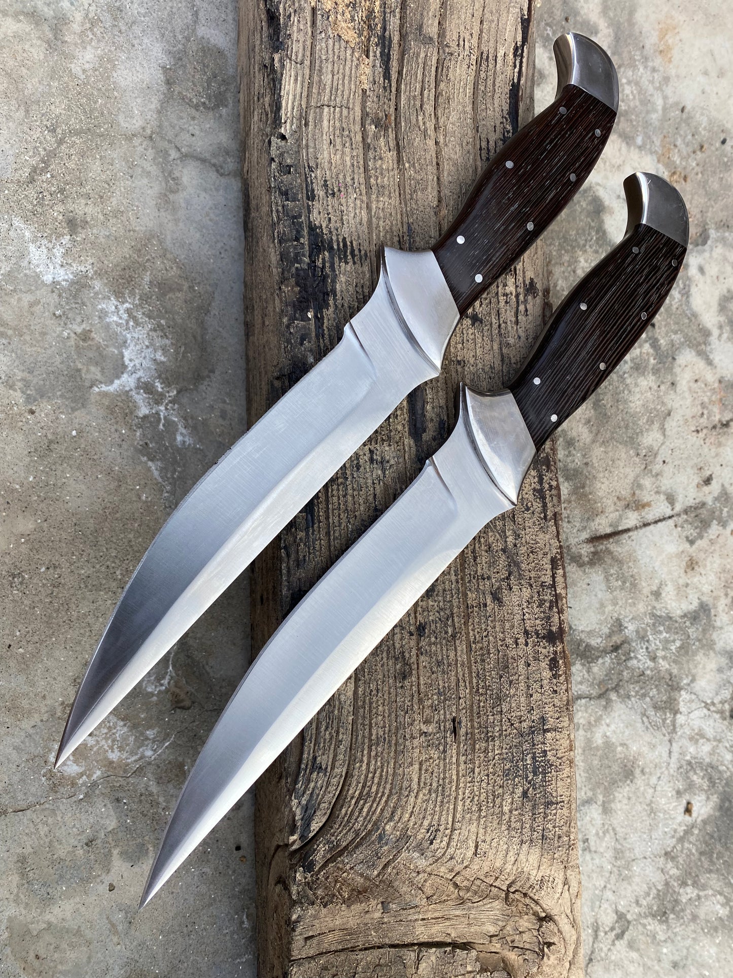 CUSTOM HANDMADE CARBON STEEL HUNTING BOWIE KNIFE WITH WOODEN HANDLE + SHEATH