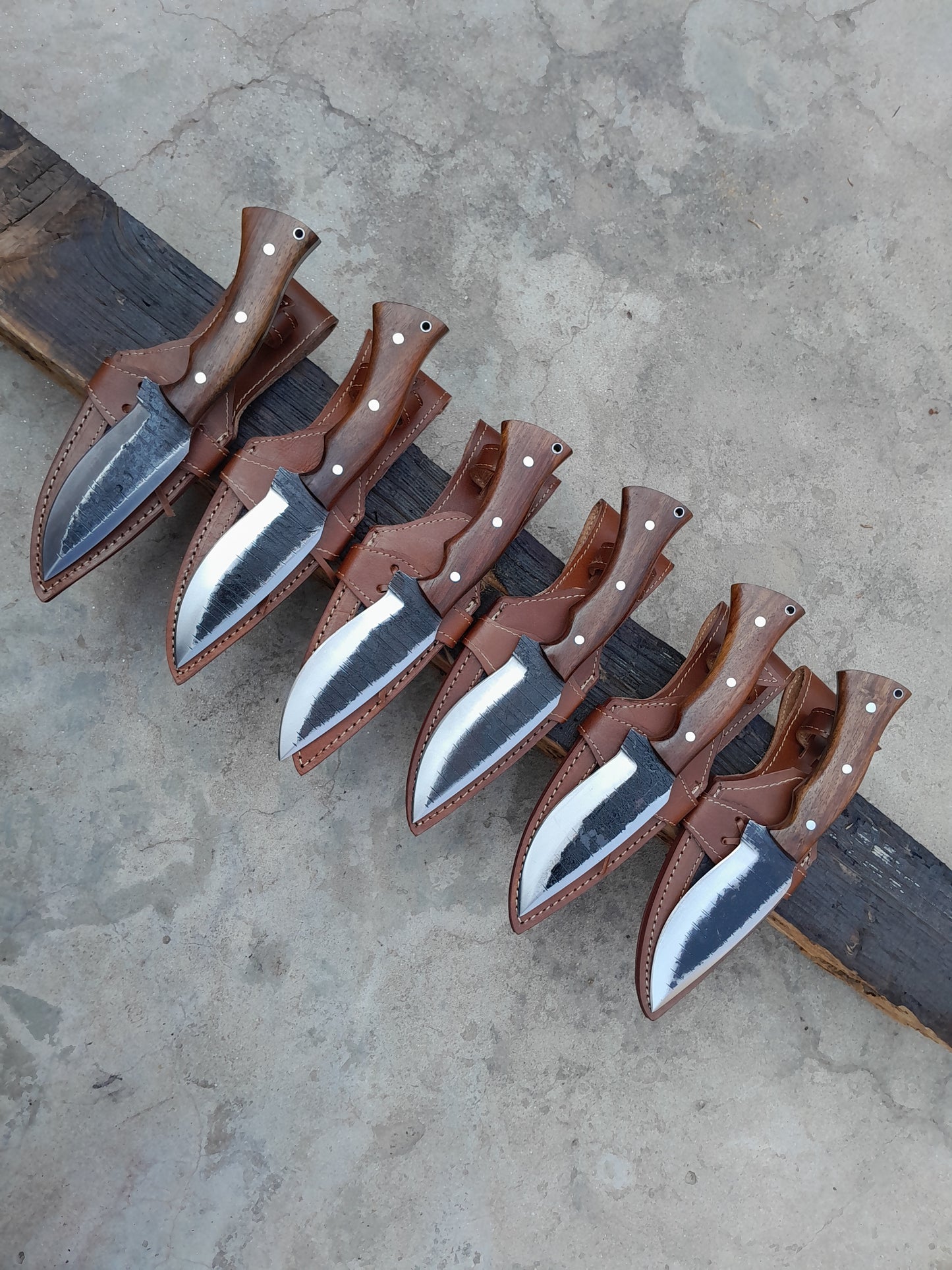 CUSTOM HANDMADE SET OF 6 CARBON STEEL BLADES HUNTING SURVIVAL CAMPING KNIVES WOODEN HANDLES WITH LEATHER SHEATHS