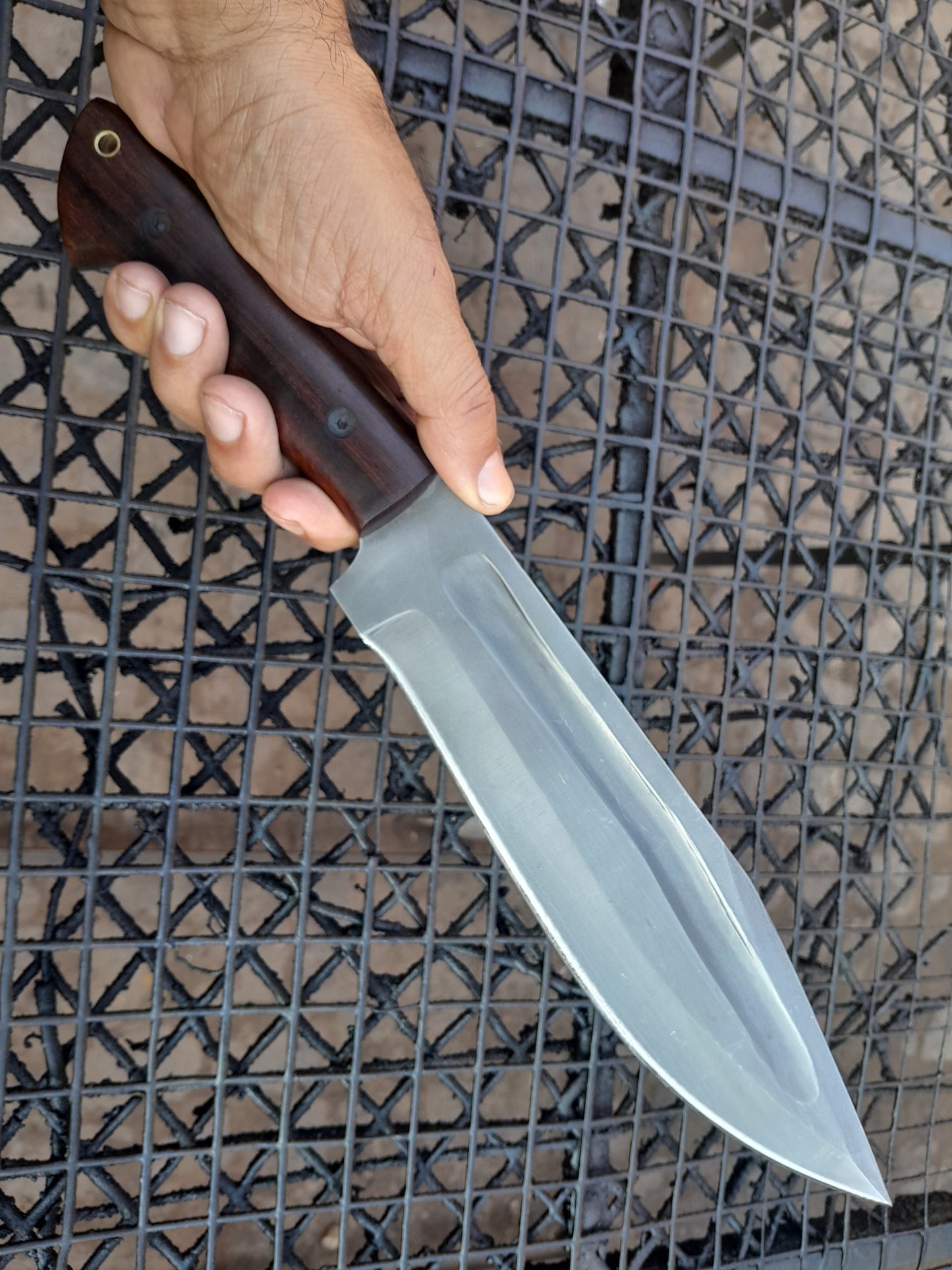 CUSTOM HANDMADE D2 TOOL STEEL BLADE HUNTING SURVIVAL CAMPING BOWIE KNIFE WOODEN HANDLE WITH LEATHER SHEATH