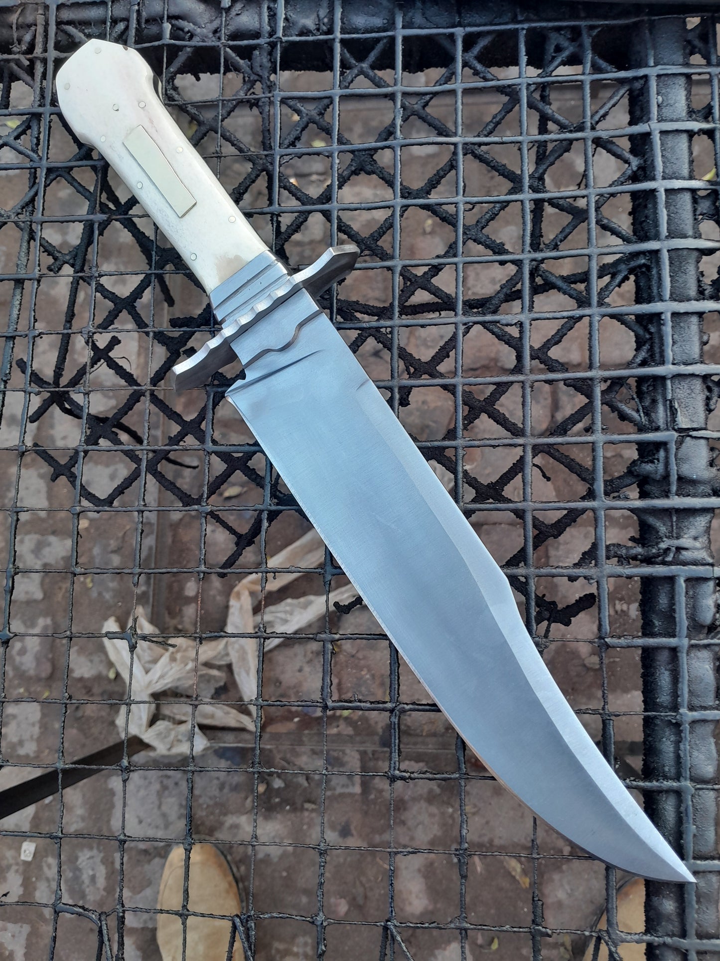 CUSTOM HANDMADE CARBON STEEL BLADE HUNTING SURVIVAL CAMPING BOWIE KNIFE BONE HANDLE WITH LEATHER SHEATH