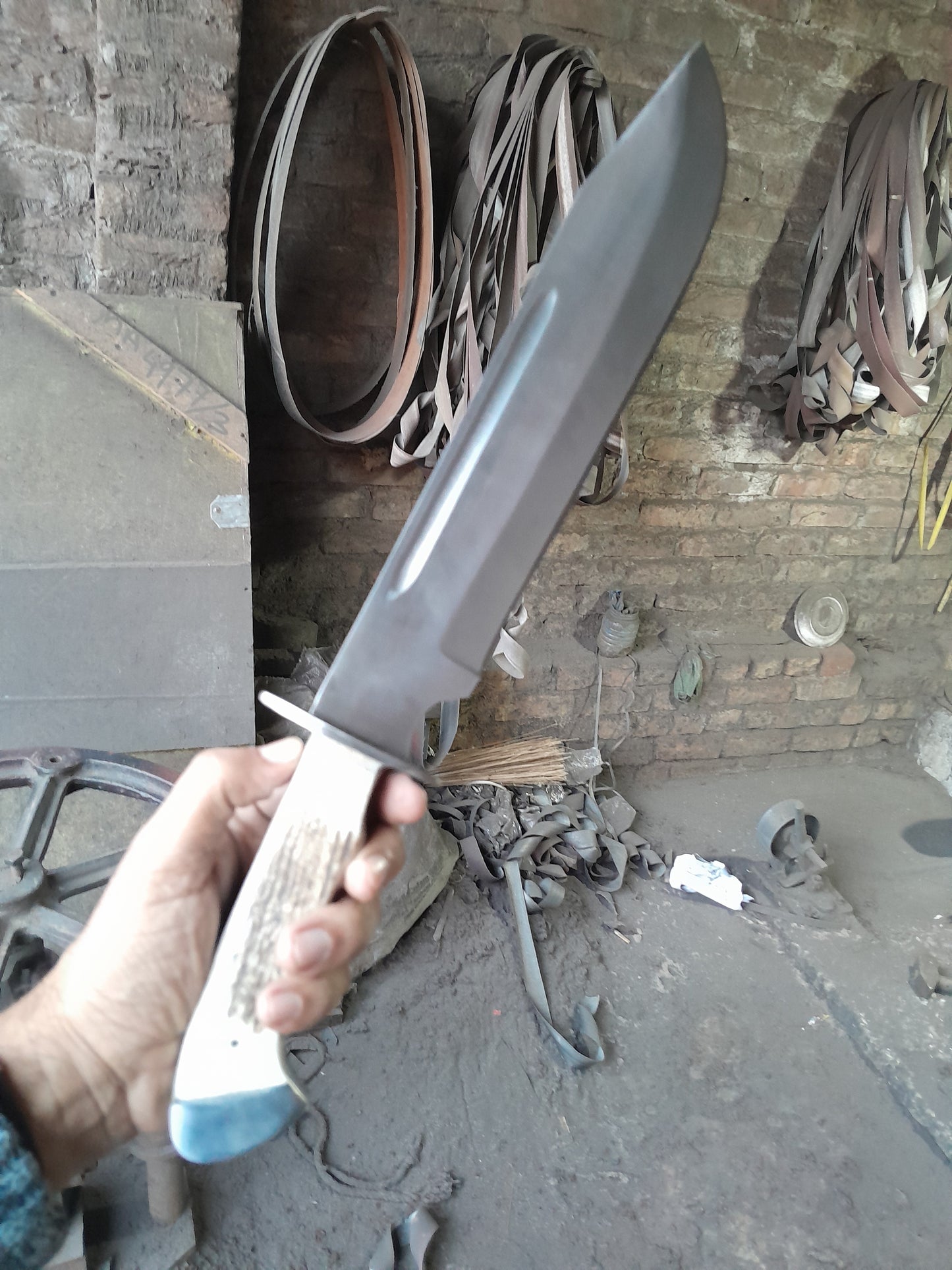 CUSTOM HANDMADE CARBON STEEL BLADE HUNTING SURVIVAL CAMPING BOWIE KNIFE STAG/ANTLER HANDLE WITH LEATHER SHEATH
